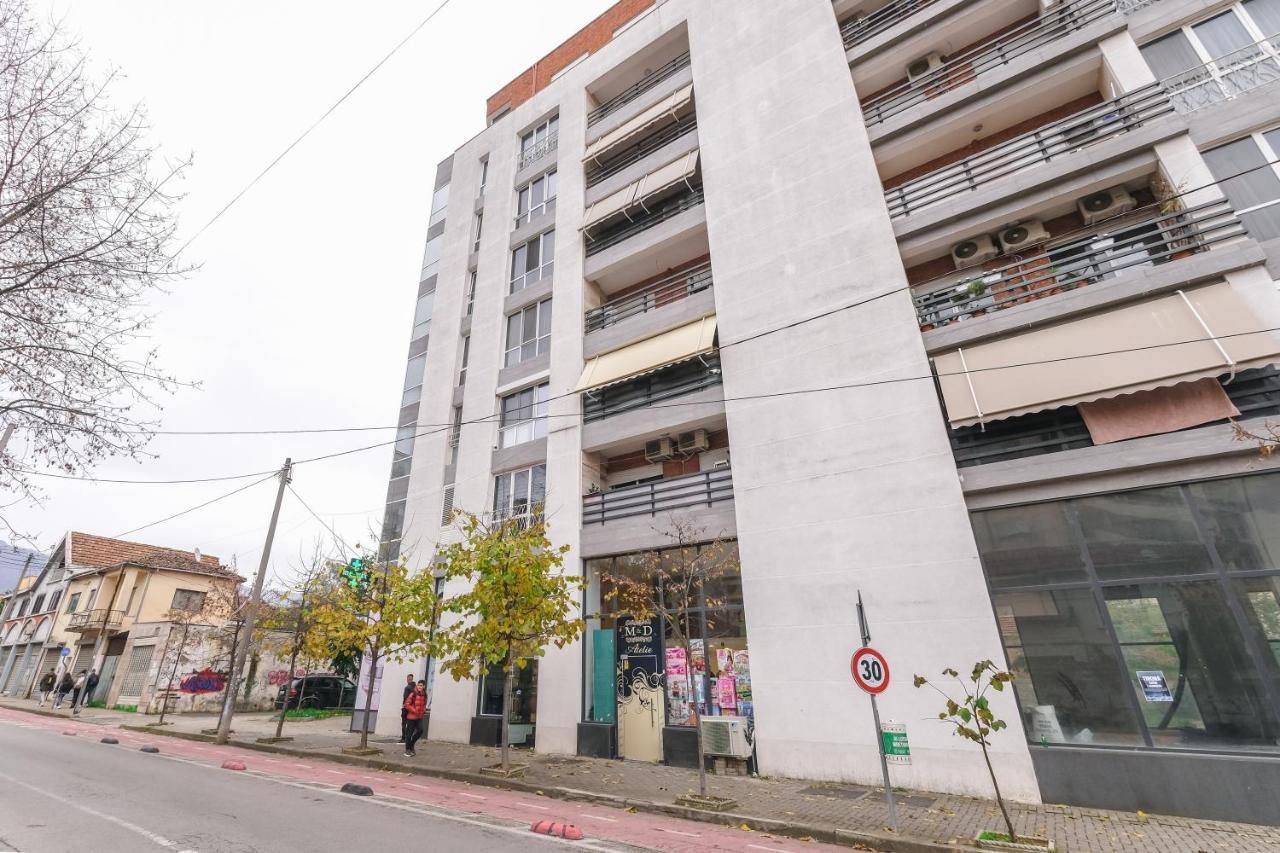 Two Steps Apartments Tirana Eksteriør billede